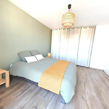 Agreable Lumineux Avec Grande Terrasse